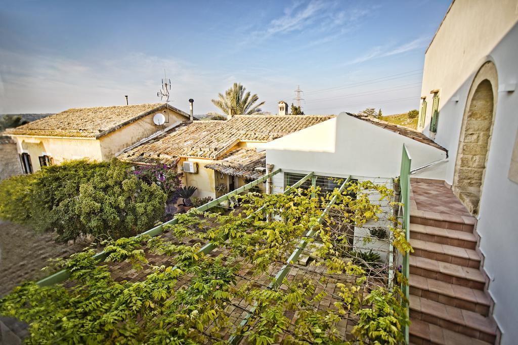 Agriturismo Pietre Di Gelo คาร์เลนตินี ภายนอก รูปภาพ